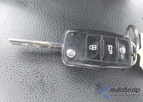 2013 Volkswagen Jetta 2.5L Se z USA, uszkodzony, nr VIN 3VWDP7AJ8DM439573